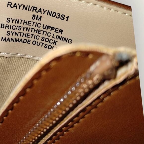 Sold‎ - Picture 8 of 10